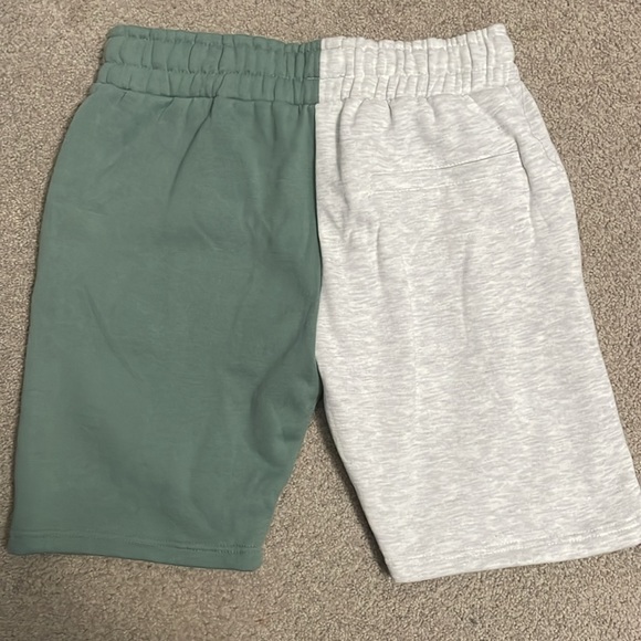 Two tone shorts - Picture 2 of 2